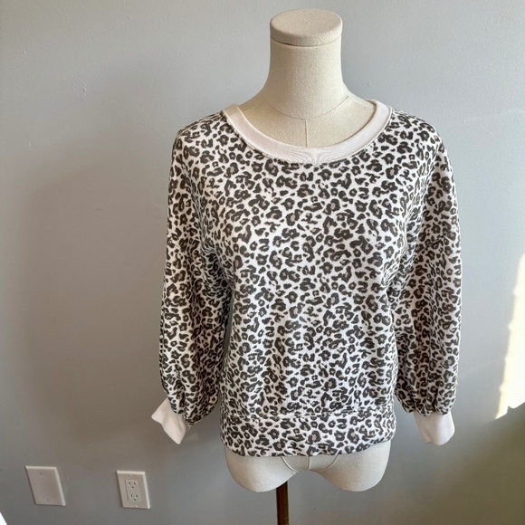 Abercrombie & Fitch Women's Cropped Puff Sleeve Cougar Print Cream Sweatshirt M - Picture 1 of 7